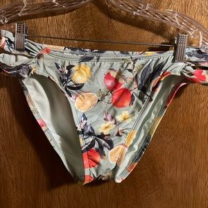New bikini bottom. Large. Kona Sol.